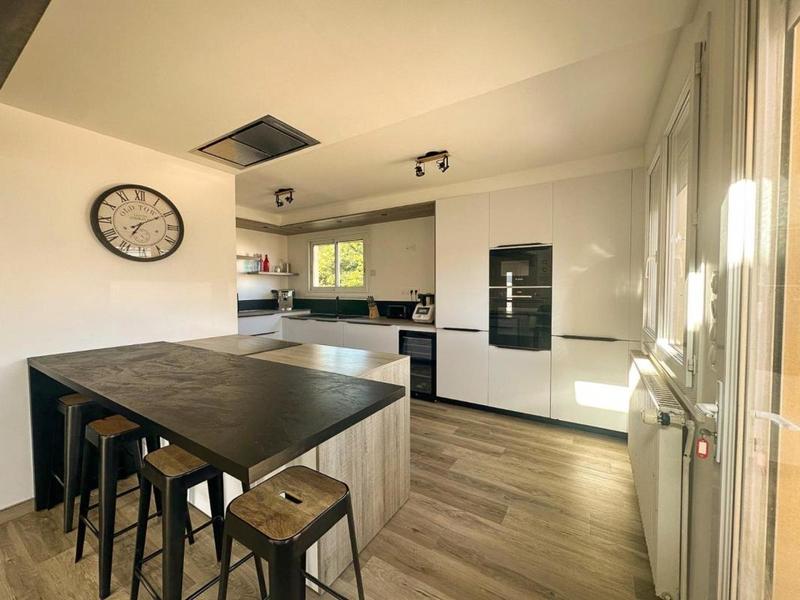 Maison - 128 m² - 7 pièces