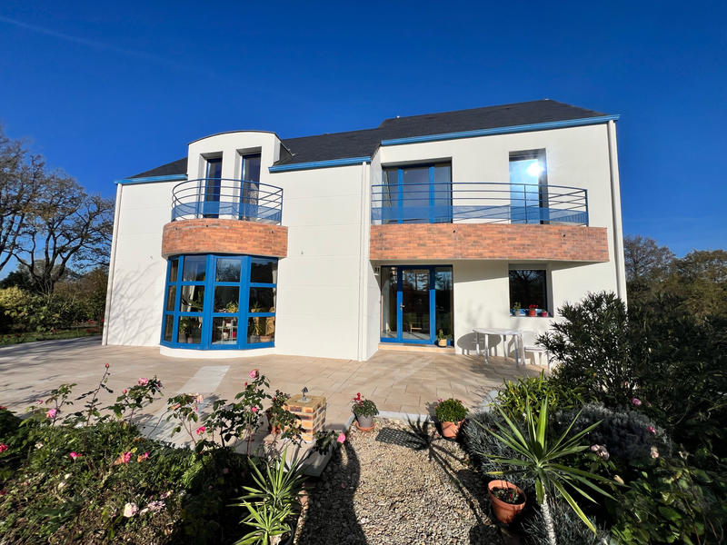 Maison - 160 m² - 8 pièces