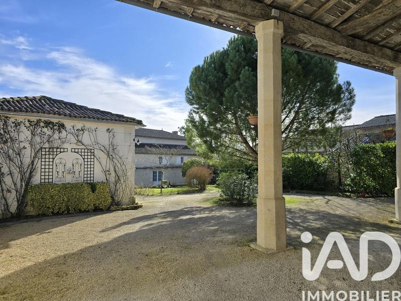 Maison - 327 m² - 10 pièces