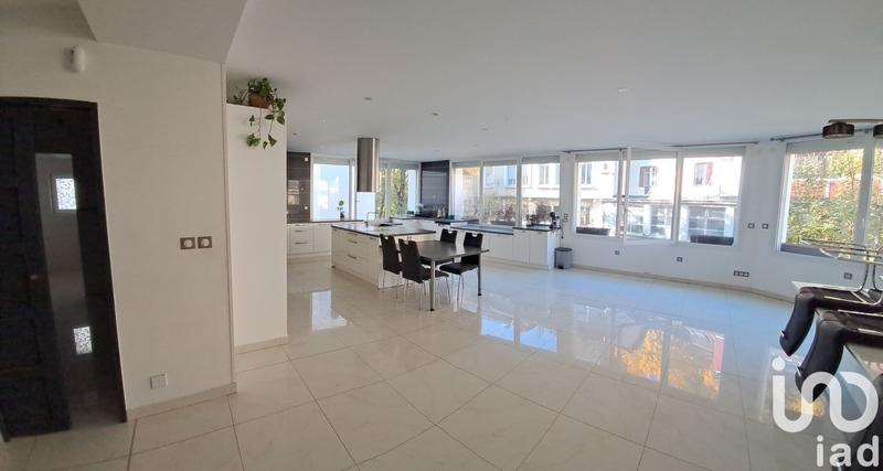 Appartement - 276 m² - 8 pièces