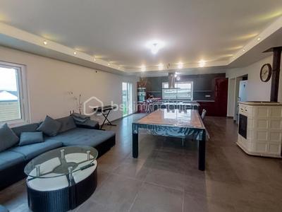 Propriété - 145 m² - 5 pièces