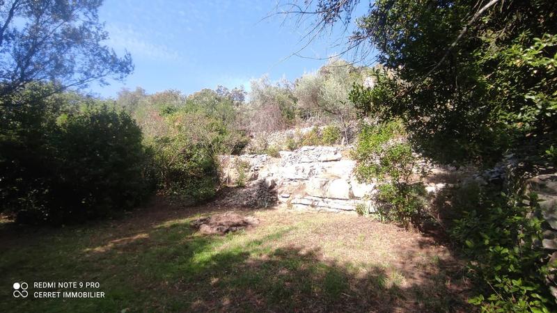 Terrain constructible - 900 m²