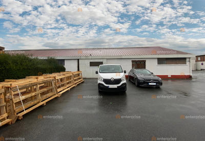 Local d'activité / Entrepôt - 600 m²