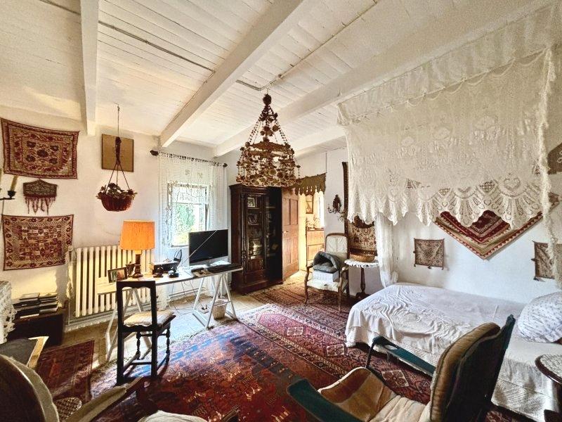 Propriété - 215 m² - 7 pièces