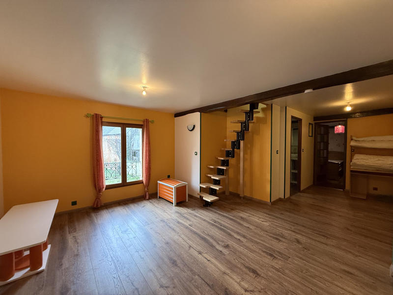 Maison - 313 m² - 14 pièces