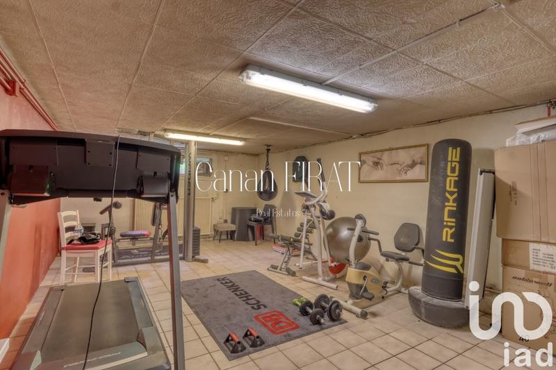 Maison - 195 m² - 7 pièces