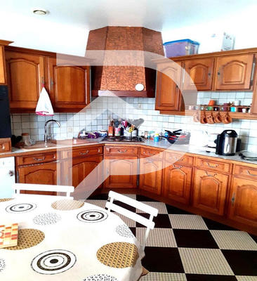 Maison - 94 m² - 5 pièces