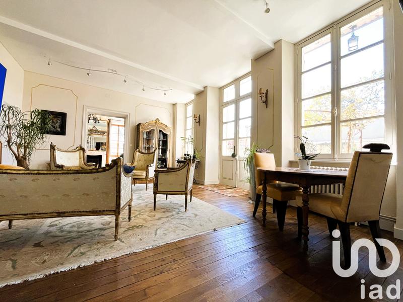 Maison - 372 m² - 12 pièces