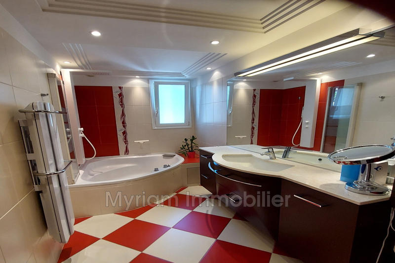 Mas - 185 m² - 6 pièces