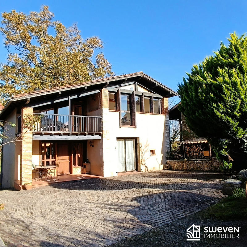 Maison ancienne - 223 m² - 7 pièces