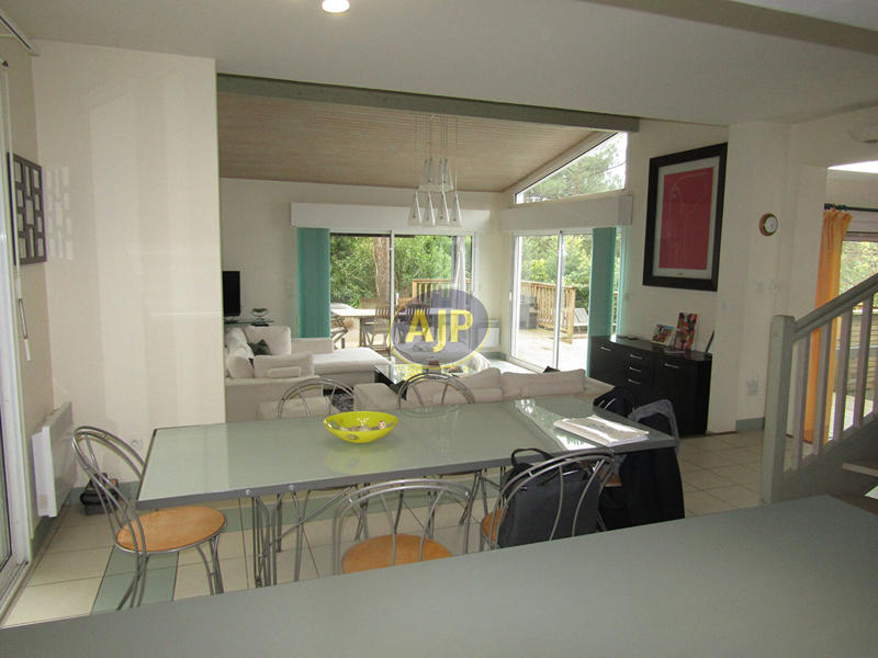 Maison - 111 m² - 5 pièces