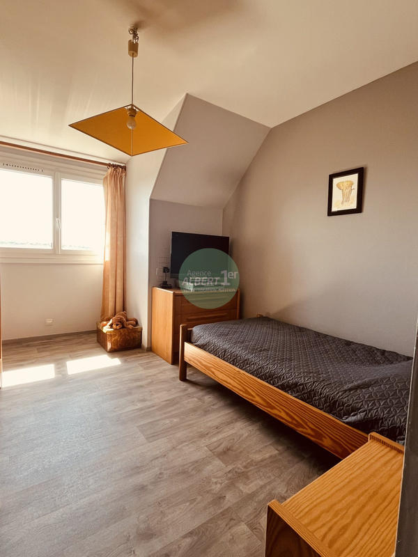 Maison traditionnelle - 95 m² - 4 pièces