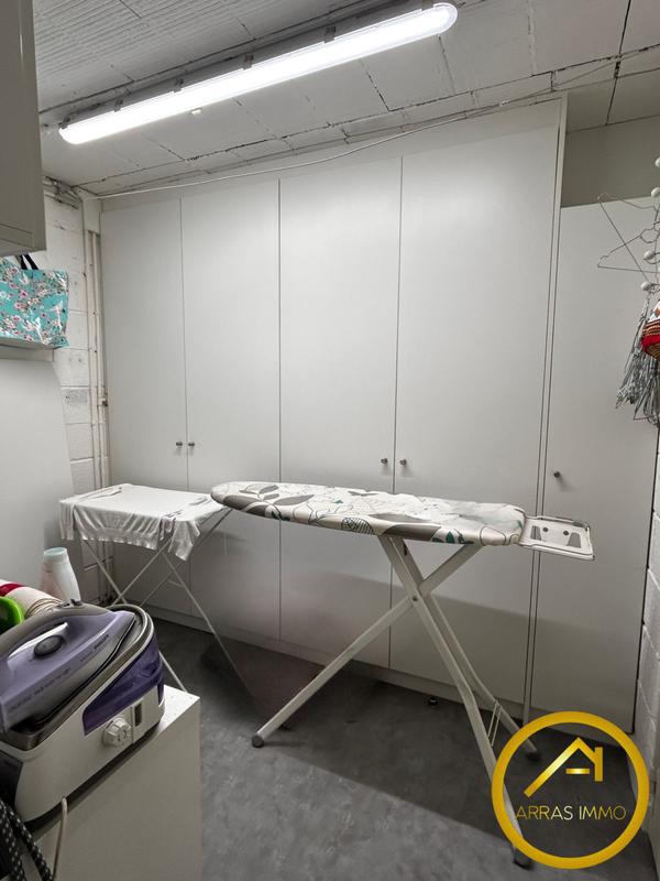 Maison - 210 m² - 10 pièces