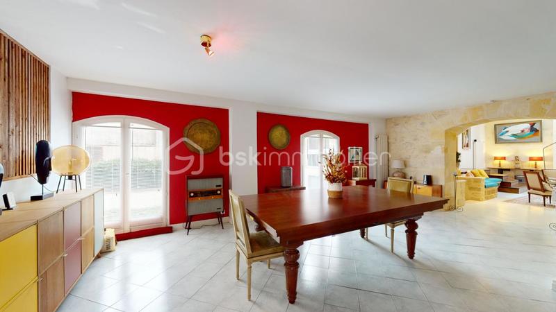 Maison - 340 m² - 10 pièces