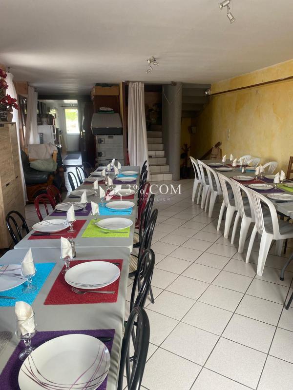 Local commercial - 225 m² - 6 pièces