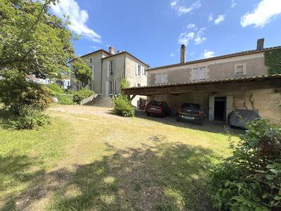 Maison - 372 m² - 10 pièces