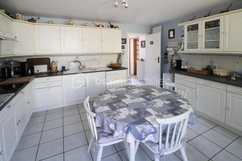 Maison en pierre - 225 m² - 6 pièces