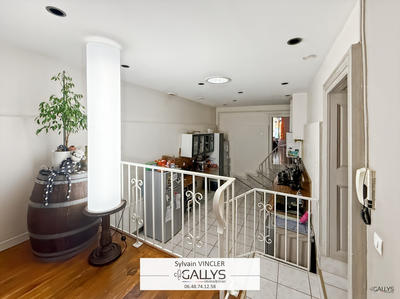 Appartement - 94 m² - 5 pièces