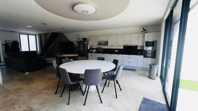 Maison de village - 151 m² - 5 pièces