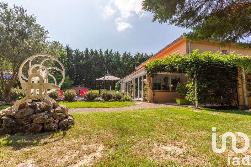 Maison - 220 m² - 6 pièces