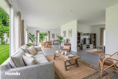 Maison - 183 m² - 6 pièces