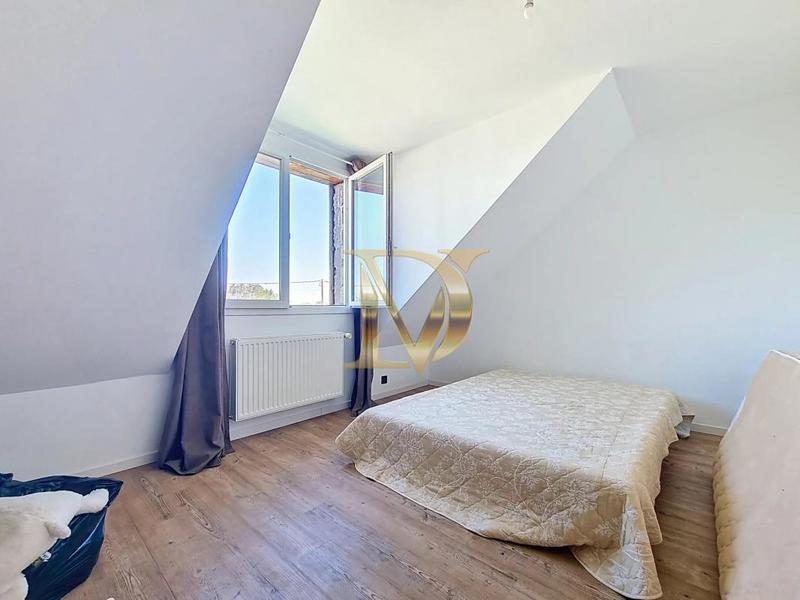 Maison - 245 m² - 9 pièces