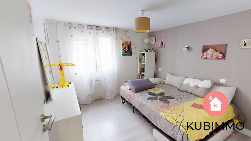 Maison - 230 m² - 9 pièces