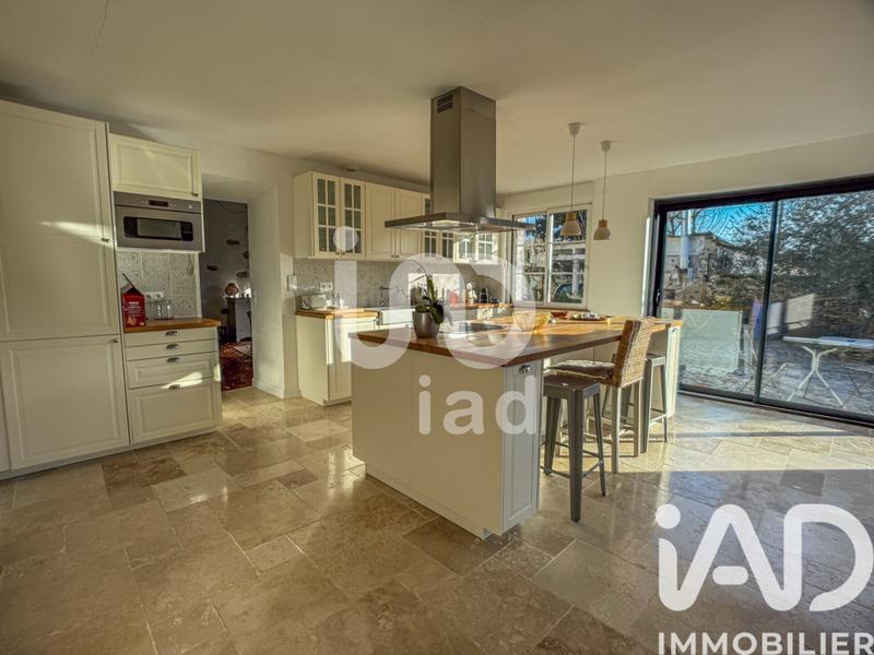 Maison - 250 m² - 9 pièces