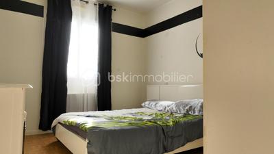 Maison - 102 m² - 5 pièces