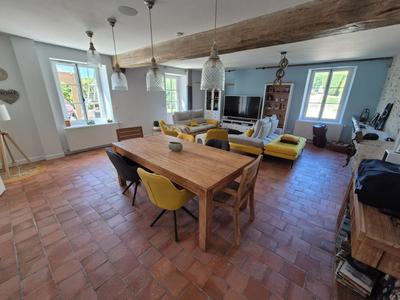 Maison - 231 m² - 8 pièces