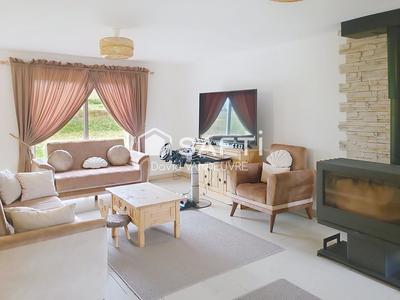 Maison - 97 m² - 4 pièces