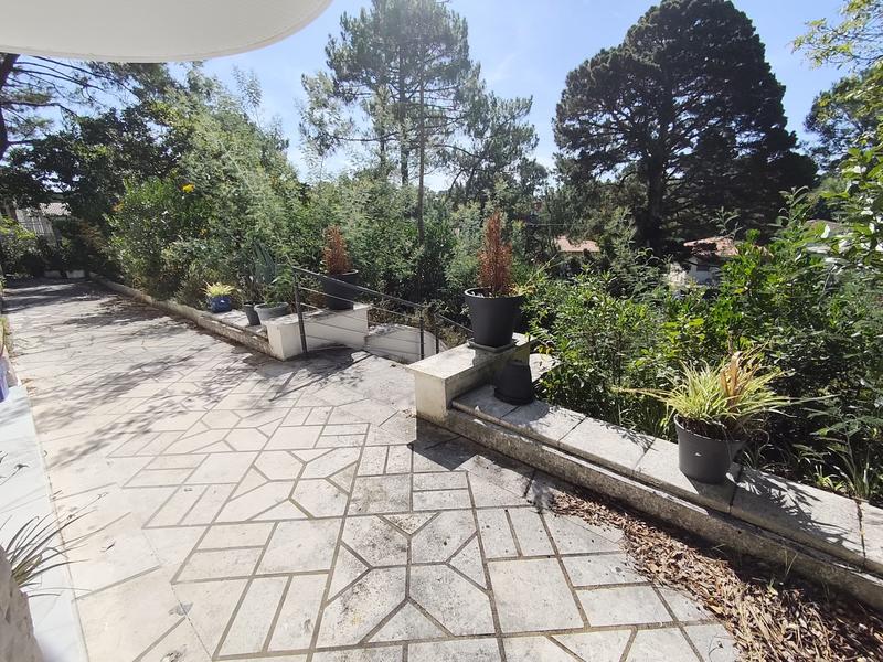 Villa - 250 m² - 8 pièces