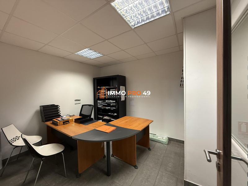 Local d'activités - 1 127 m²