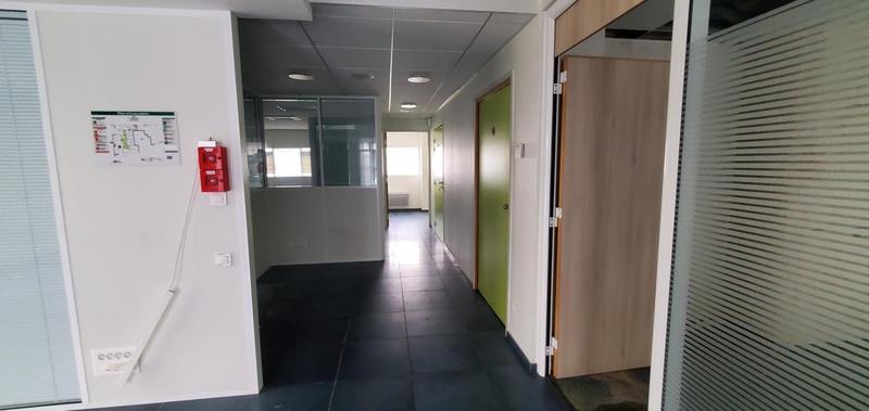 Local commercial - 161 m² - 5 pièces