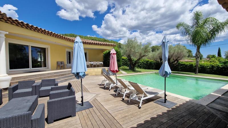 Maison - 221 m² - 9 pièces