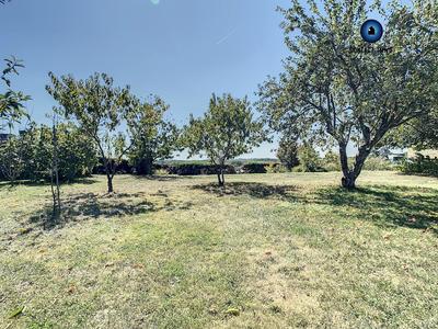 Terrain - 1 800 m²