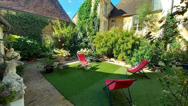 Maison - 330 m² - 9 pièces