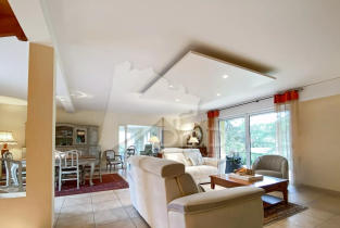 Maison - 210 m² - 10 pièces