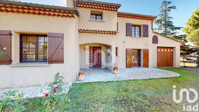 Maison - 221 m² - 7 pièces