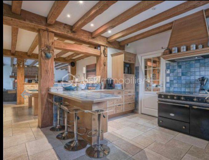 Maison - 225 m² - 7 pièces