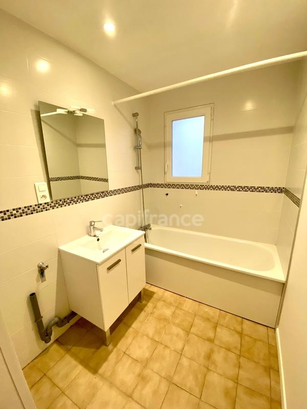 Maison - 74 m² - 5 pièces