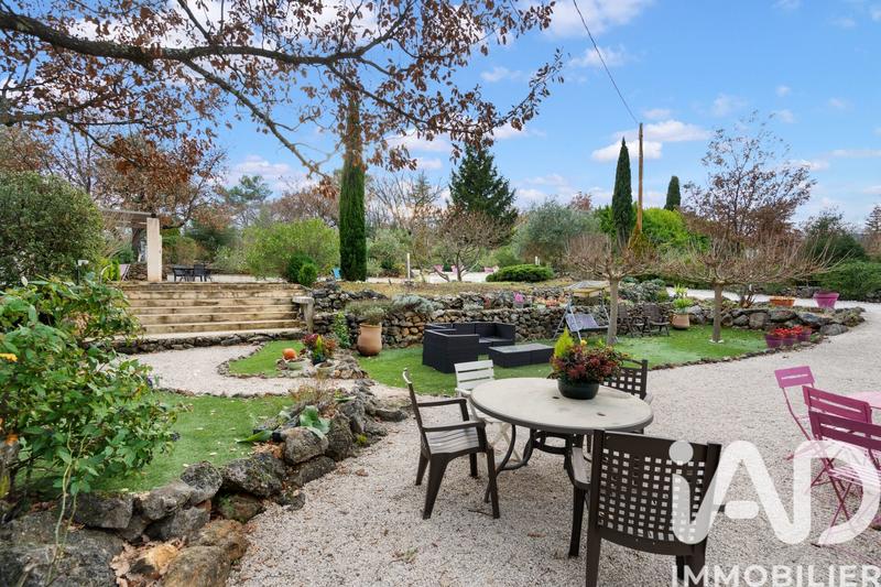 Maison - 177 m² - 7 pièces