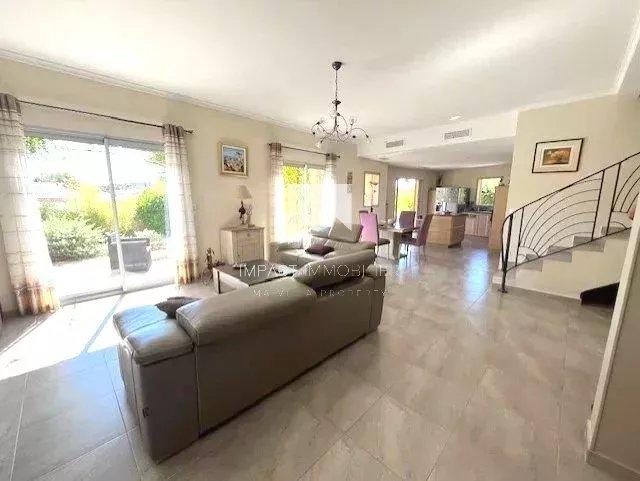 Maison - 159 m² - 7 pièces