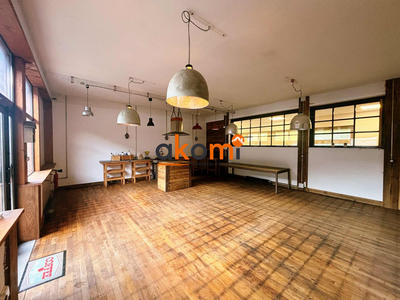 Local commercial - 232 m² - 9 pièces
