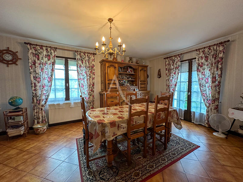 Maison - 95 m² - 4 pièces