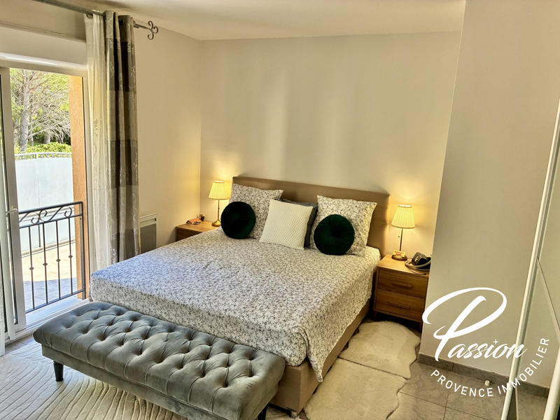 Maison contemporaine - 242 m² - 7 pièces