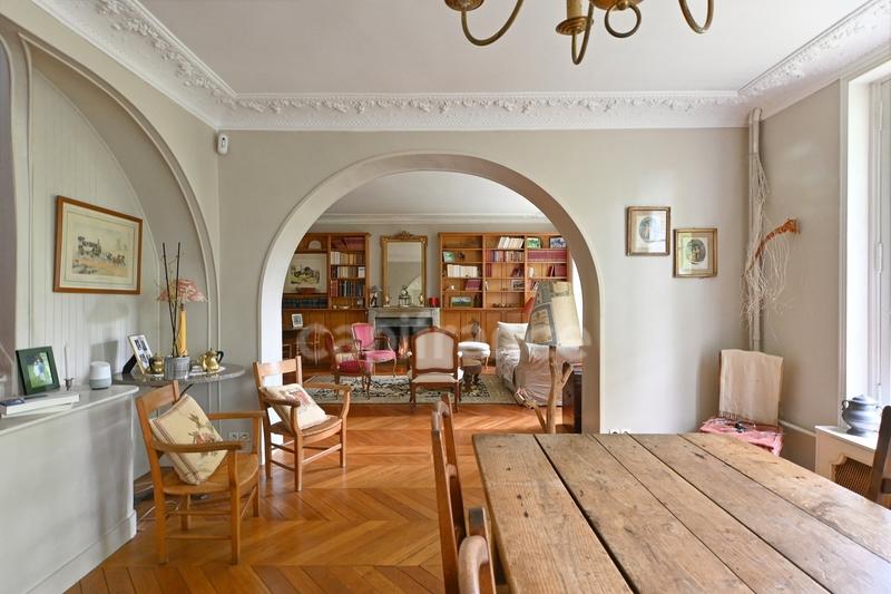 Propriété - 380 m² - 15 pièces