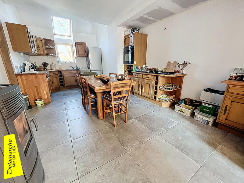 Maison - 163 m² - 9 pièces