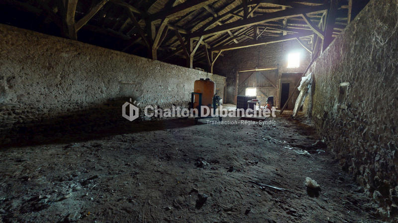 Grange - 300 m² - 1 pièce