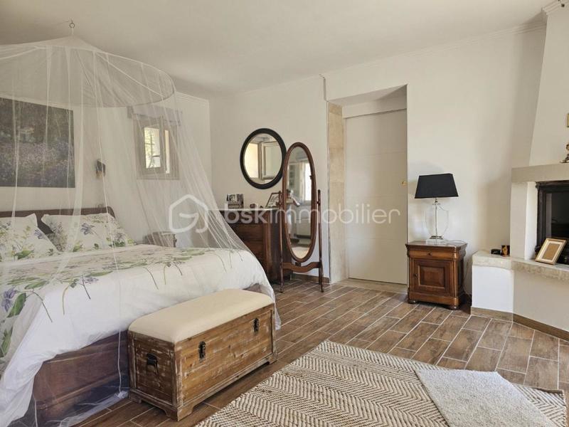 Propriété - 240 m² - 6 pièces